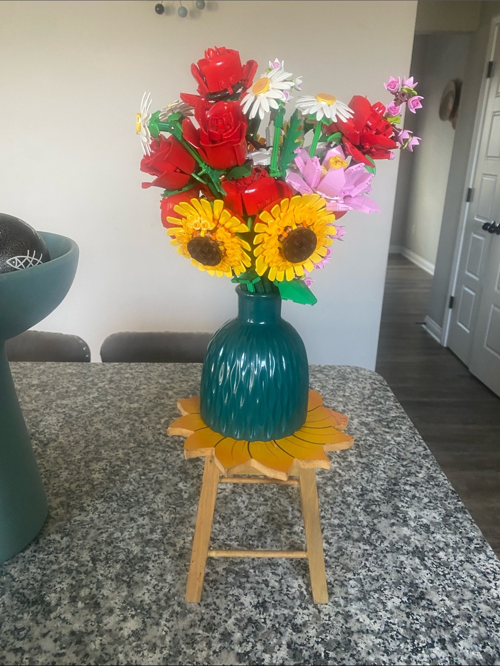 Sunflower Decorative plaçant stand/ Table Accent